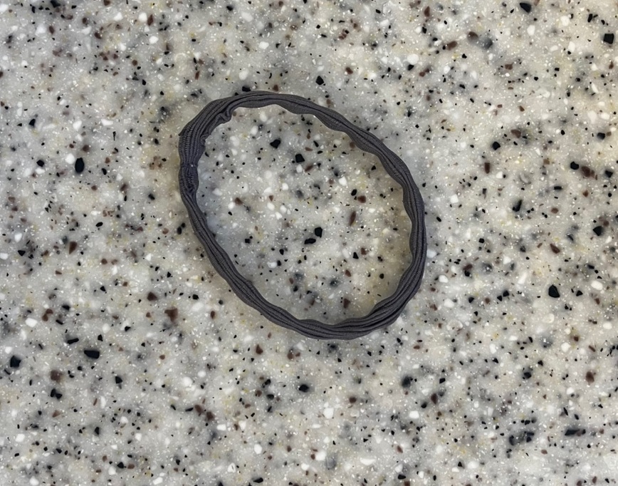 26년 2월 회색 머리끈