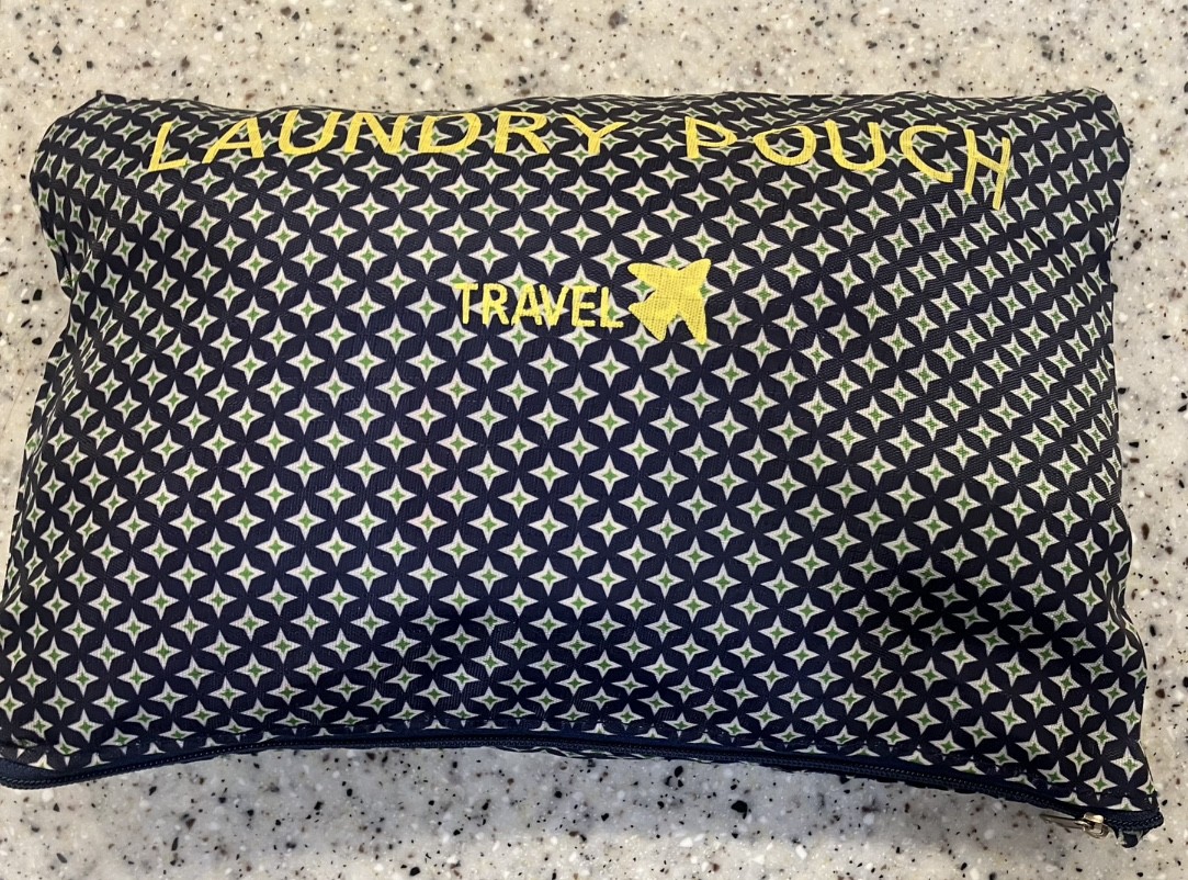 26년 3월 남색 파우치(다이아몬드 무늬)