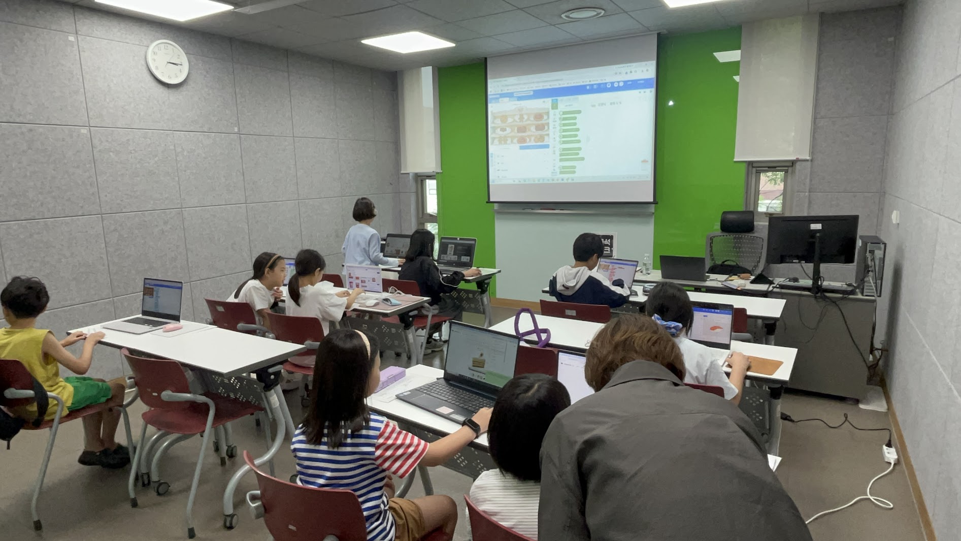 [해공] 블록코딩으로 살아 움직이는 책 2번째 이미지